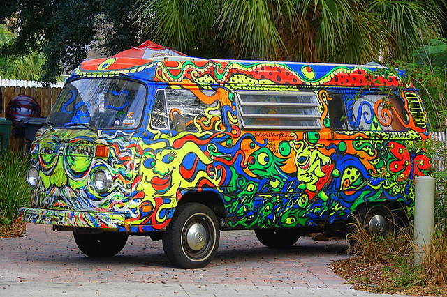 full-8994-87112-hippie_van_by_hollywoodj