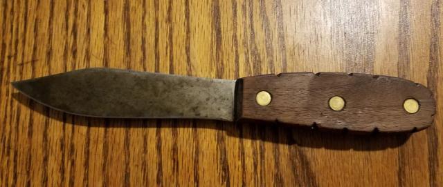 Interesting, large old knife. - Trapperman Forums