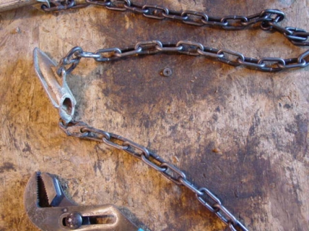 Making New Chains II.JPG